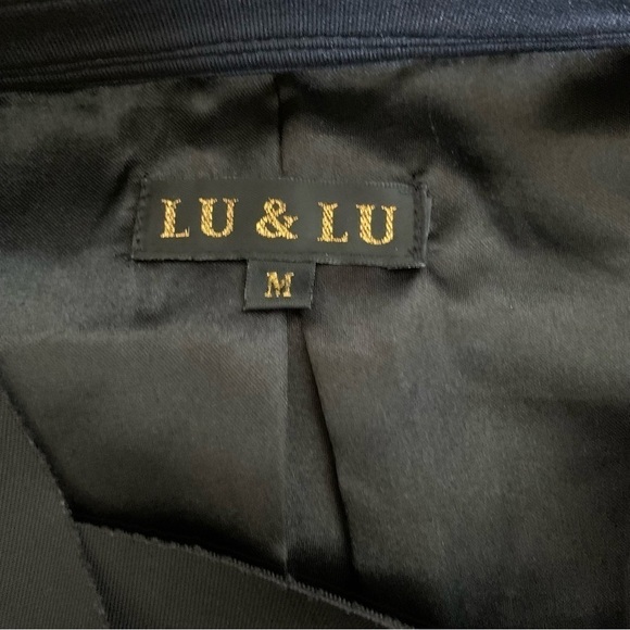 Lu & Lu black waist belted jacket. - Picture 15 of 16